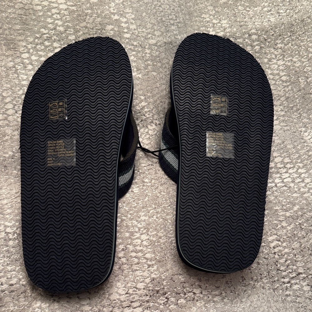 J. Crew mens Black Sandals with Green Stripes size 9 - Picture 3 of 4